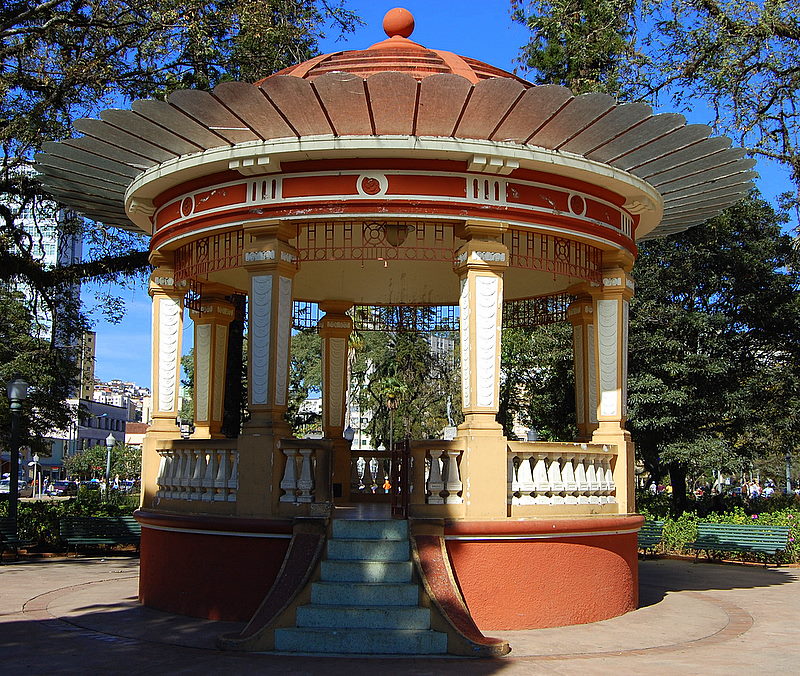 Praça Pedro Sanches em Poços de Caldas